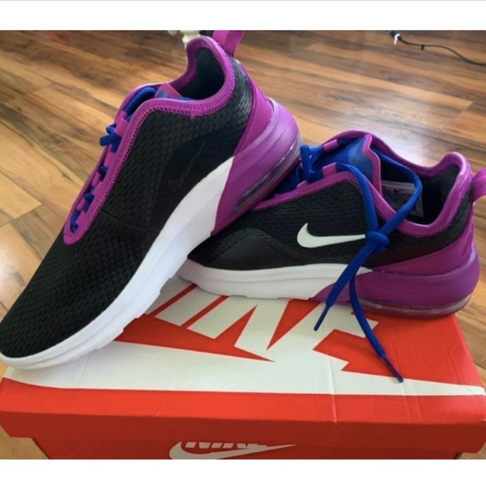 Womens Nike Air Max Motion 2 Shoes Size 9